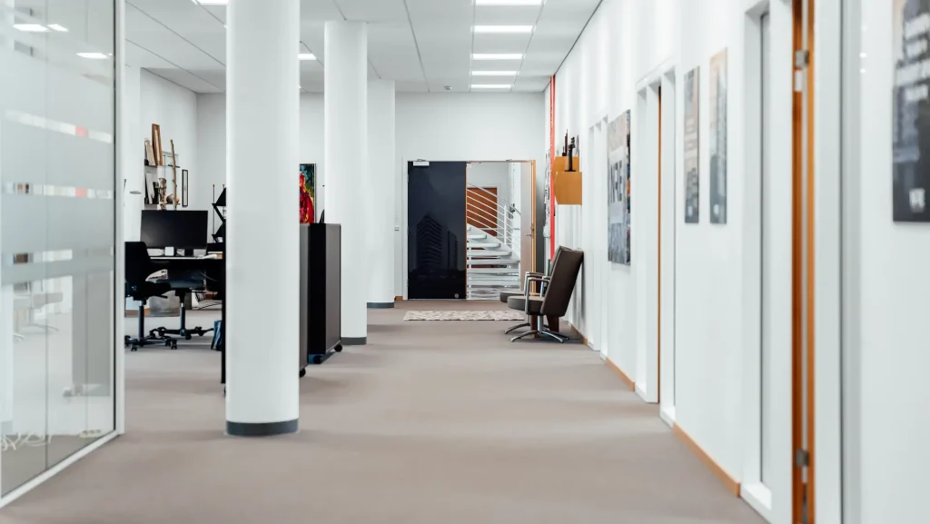 THE F3 BUSINESS PARK kontormiljø med lyse lokaler